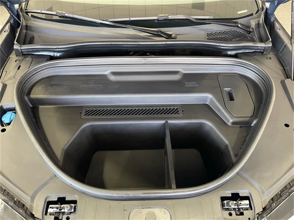 2025 Audi Q8 e-tron - Image 20 of 31
