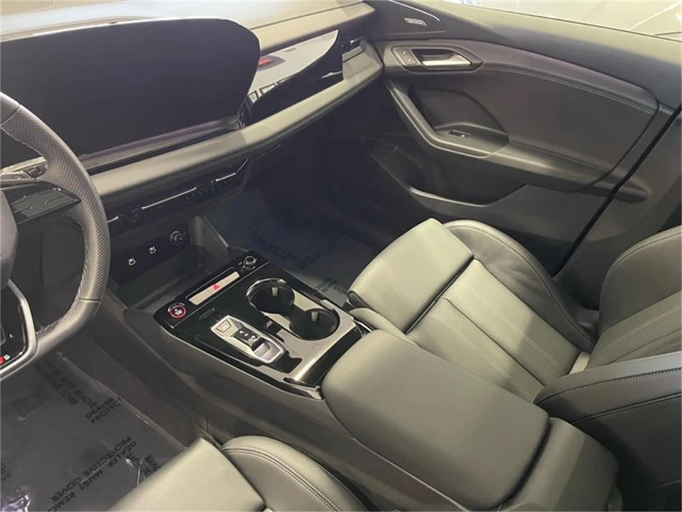 2025 Audi Q8 e-tron - Image 28 of 31