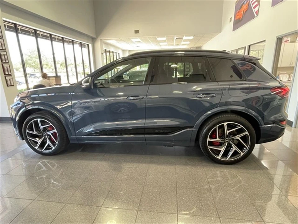 2025 Audi Q8 e-tron - Image 2 of 31