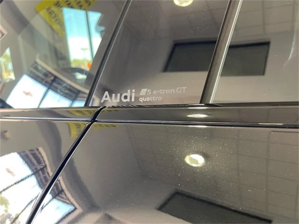 2025 Audi e-tron - Image 15 of 31