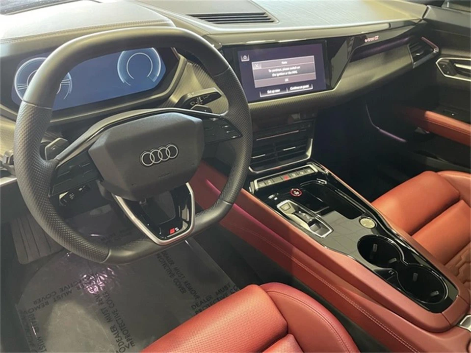 2025 Audi e-tron - Image 28 of 31