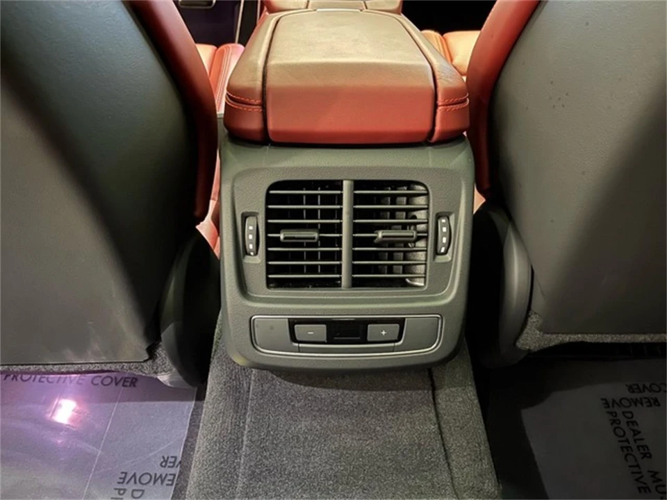 2025 Audi e-tron - Image 30 of 31