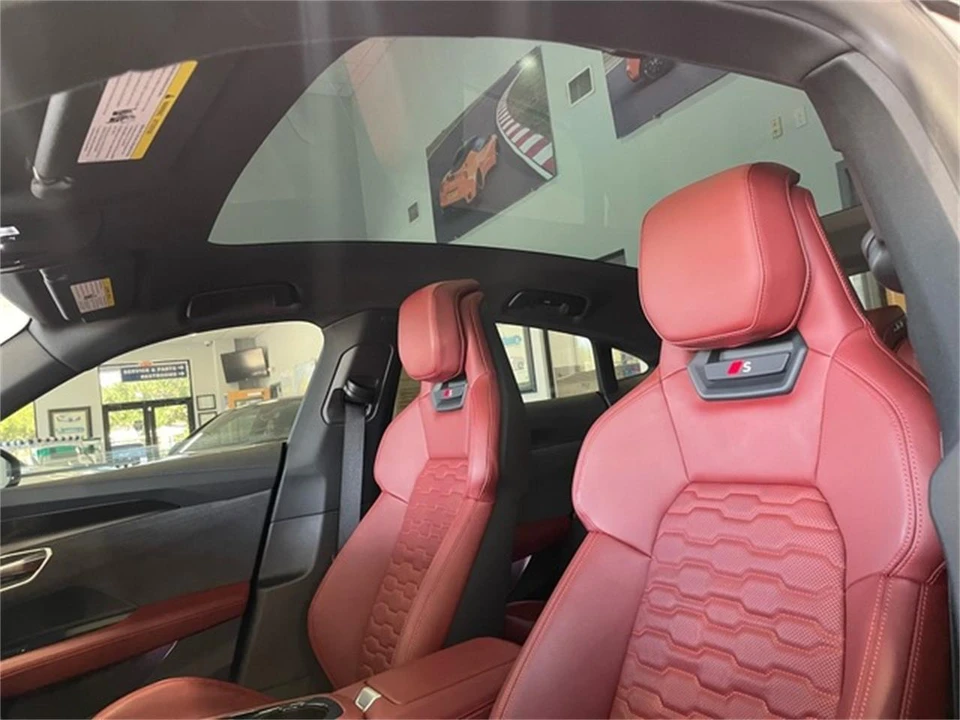2025 Audi e-tron - Image 26 of 31