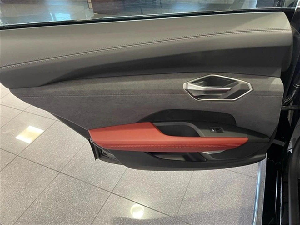 2025 Audi e-tron - Image 31 of 31
