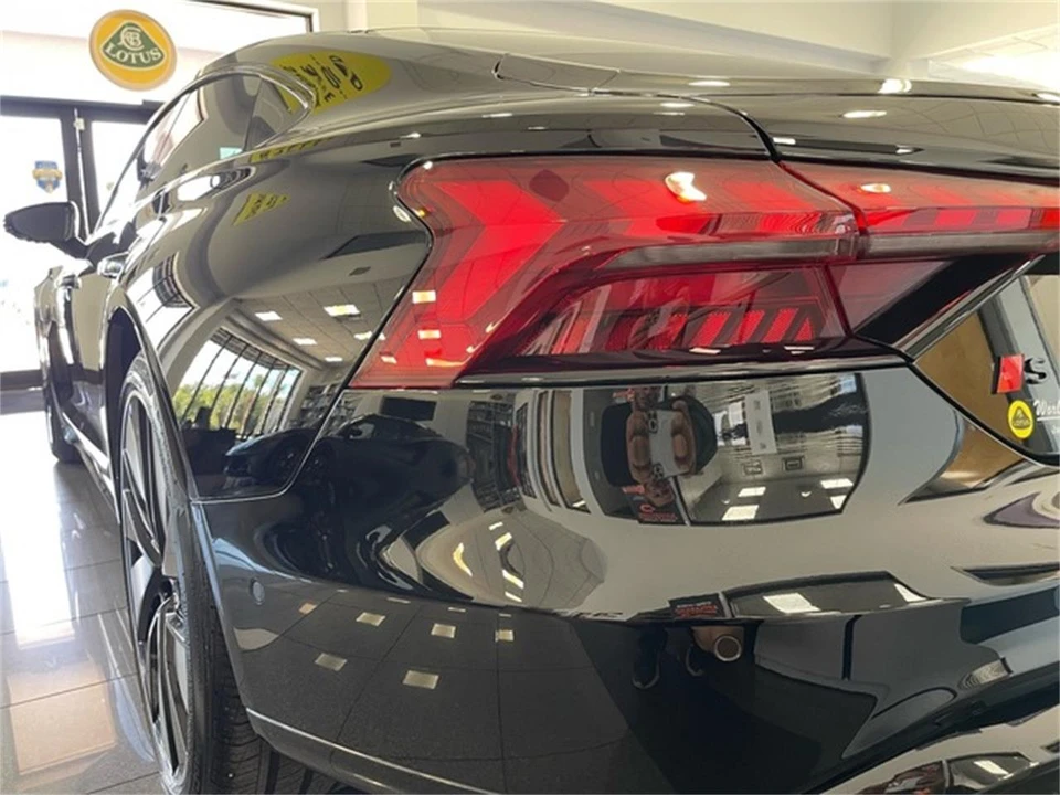 2025 Audi e-tron - Image 16 of 31