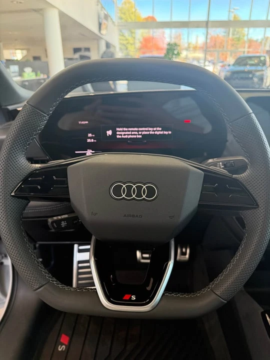 2025 Audi Q6 e-tron - Image 15 of 16