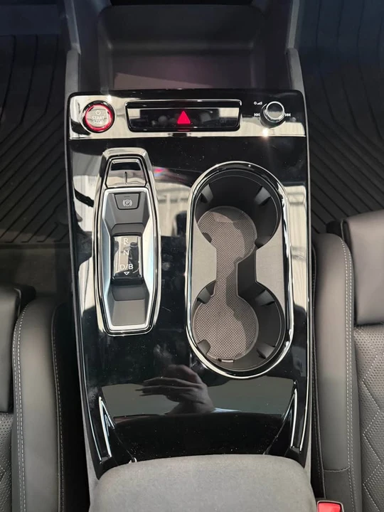 2025 Audi Q6 e-tron - Image 16 of 16