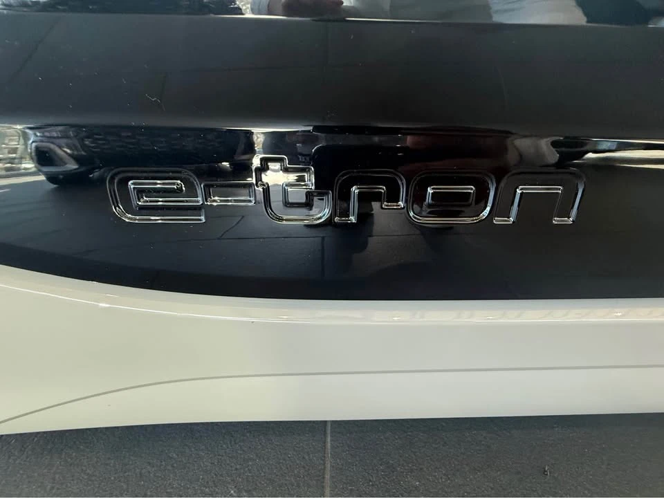 2025 Audi Q6 e-tron - Image 10 of 16