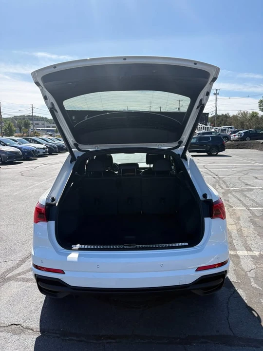 2025 Audi 8Y A3 - Image 10 of 12