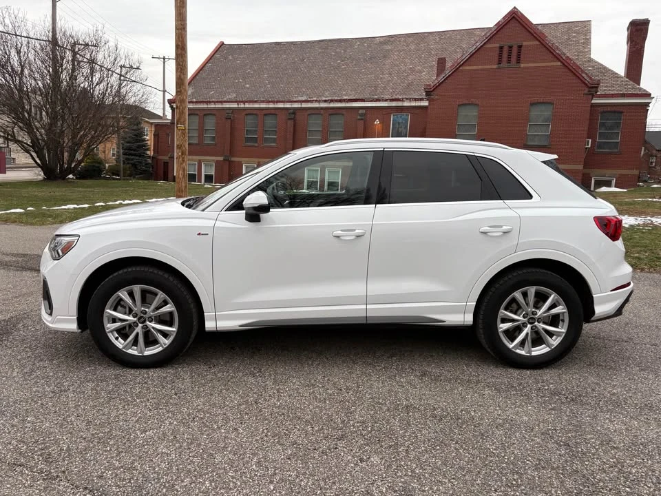 2025 Audi F3 Q3 - Image 2 of 18