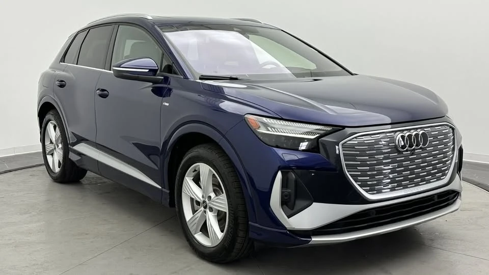 2025 Audi Q4 e-tron - Image 3 of 20