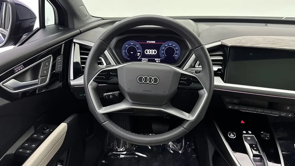 2025 Audi Q4 e-tron - Image 16 of 20