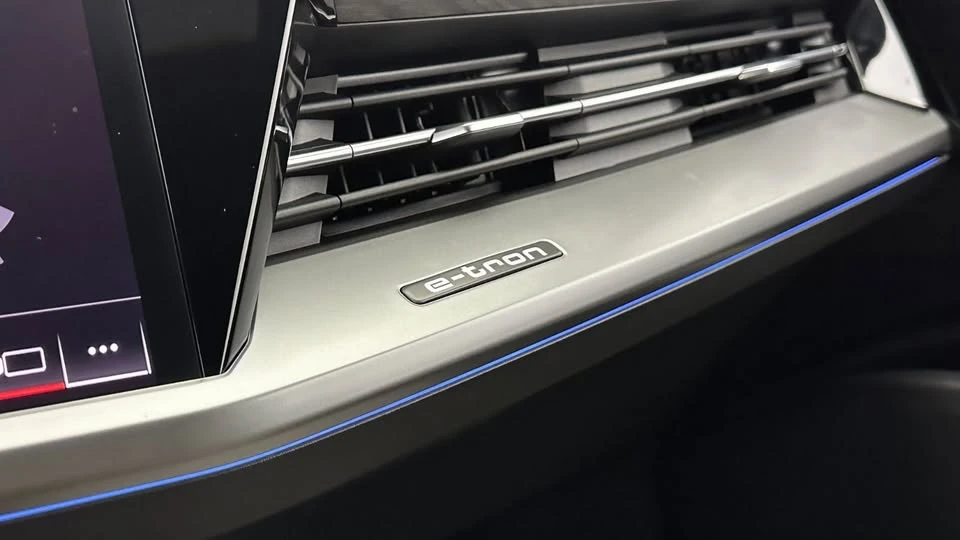 2025 Audi Q4 e-tron - Image 13 of 20