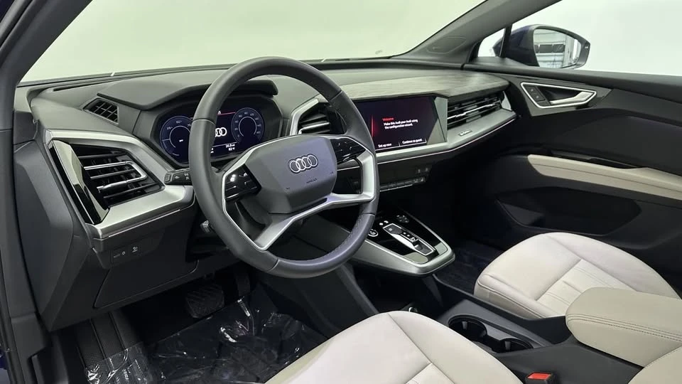 2025 Audi Q4 e-tron - Image 8 of 20