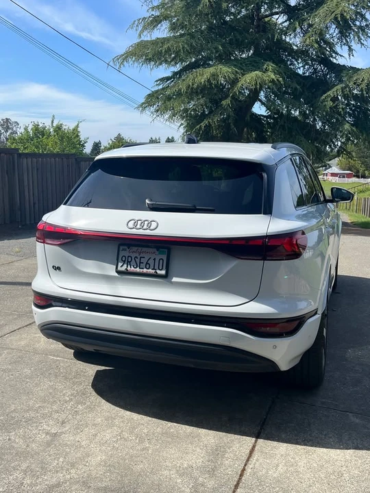 2025 Audi Q6 e-tron - Image 5 of 12