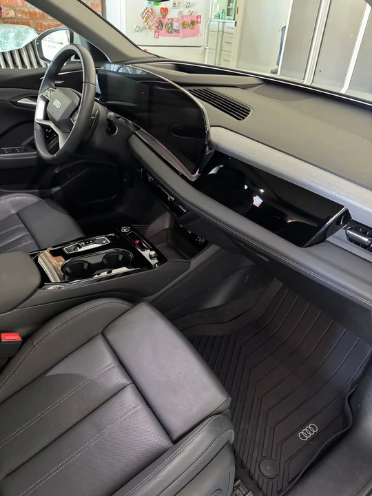 2025 Audi Q6 e-tron - Image 10 of 12