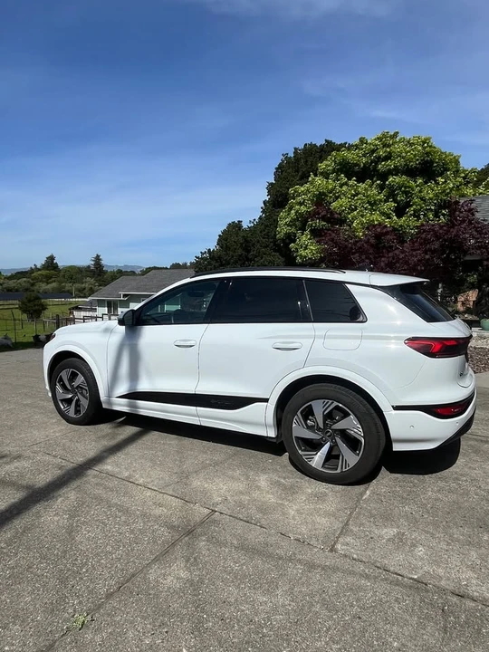 2025 Audi Q6 e-tron - Image 7 of 12