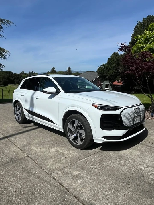 2025 Audi Q6 e-tron - Image 3 of 12