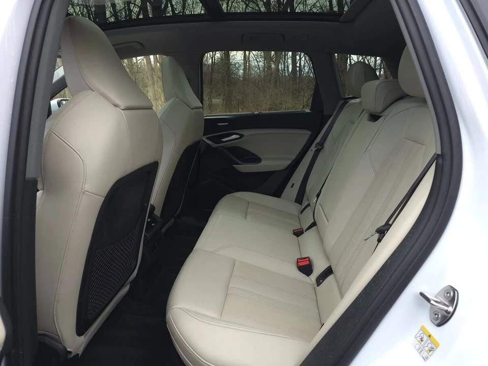 2025 Audi Q6 e-tron - Image 15 of 20