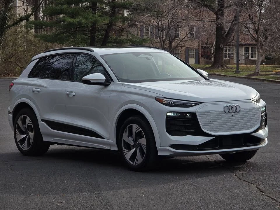 2025 Audi Q6 e-tron - Image 8 of 20