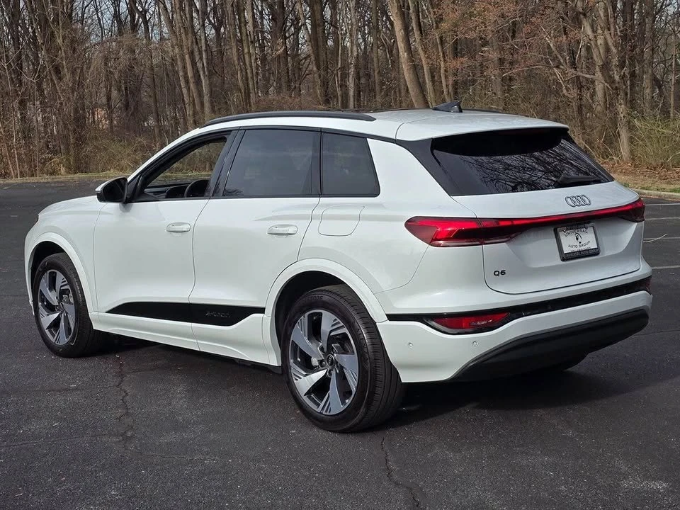 2025 Audi Q6 e-tron - Image 4 of 20