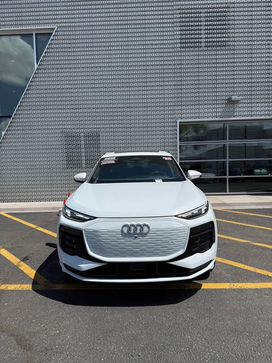2025 Audi Q6 e-tron - Image 2 of 18