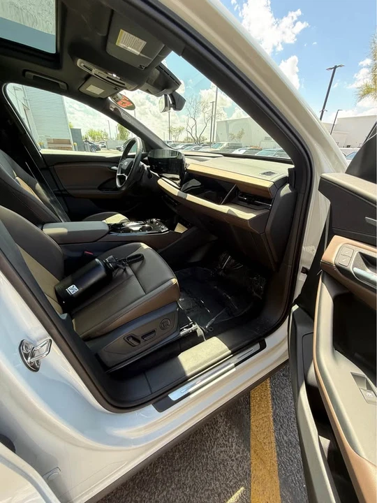 2025 Audi Q6 e-tron - Image 16 of 18