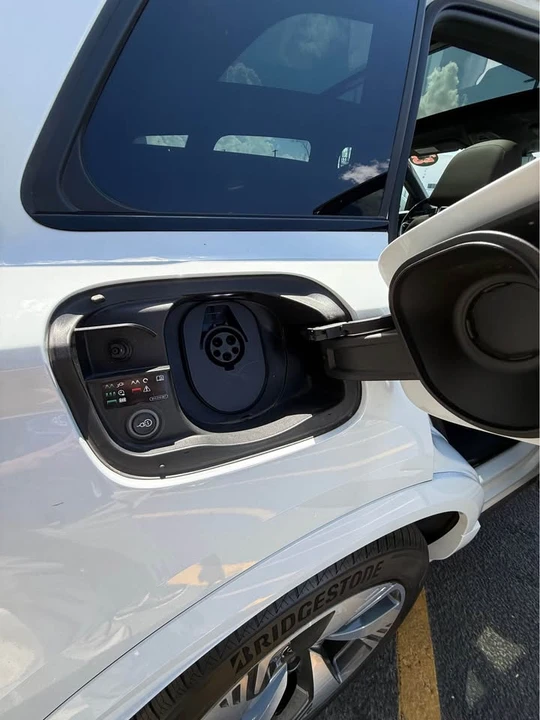 2025 Audi Q6 e-tron - Image 14 of 18