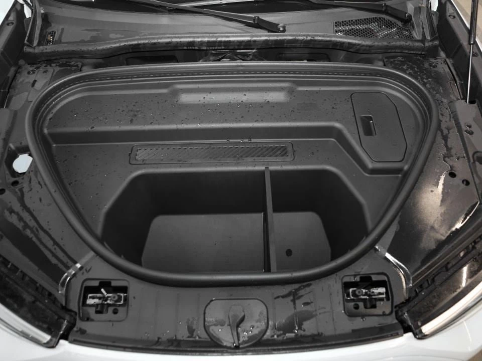 2025 Audi Q6 e-tron - Image 12 of 20