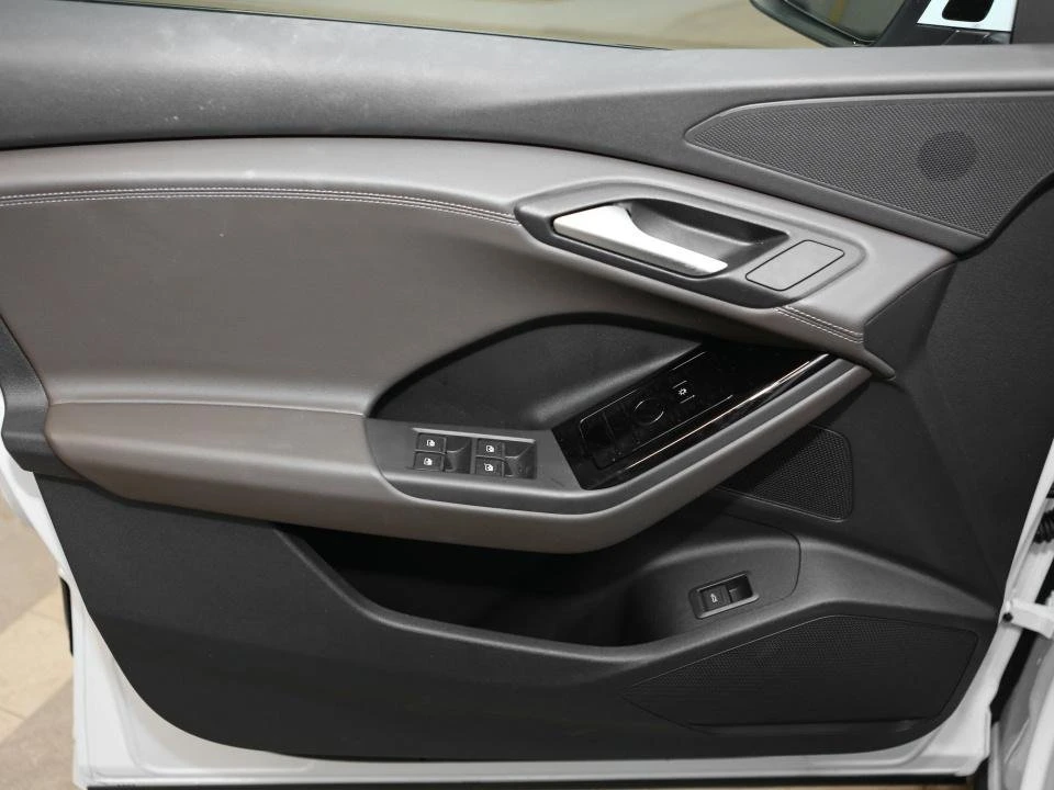 2025 Audi Q6 e-tron - Image 15 of 20