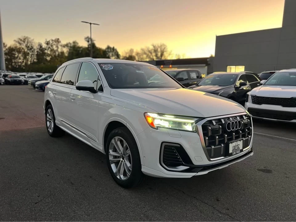 2025 Audi 4M Q7 - Image 2 of 9