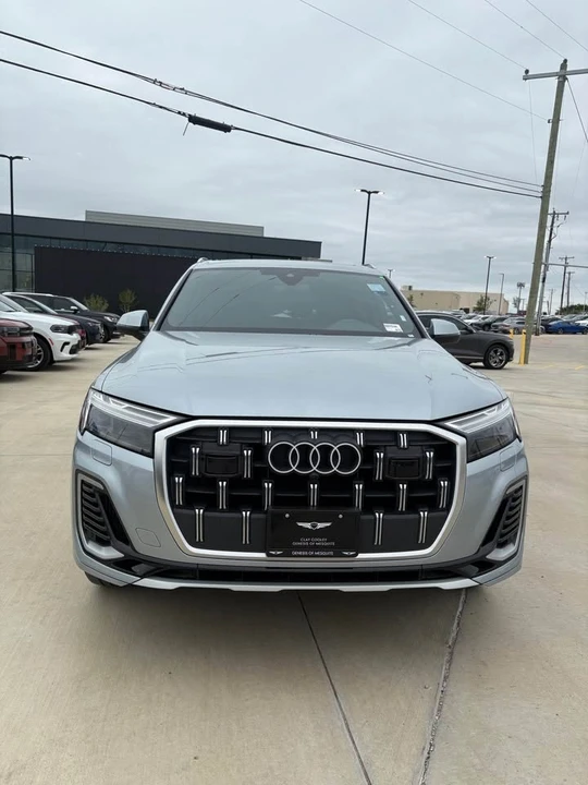 2025 Audi 4M Q7 - Image 2 of 9