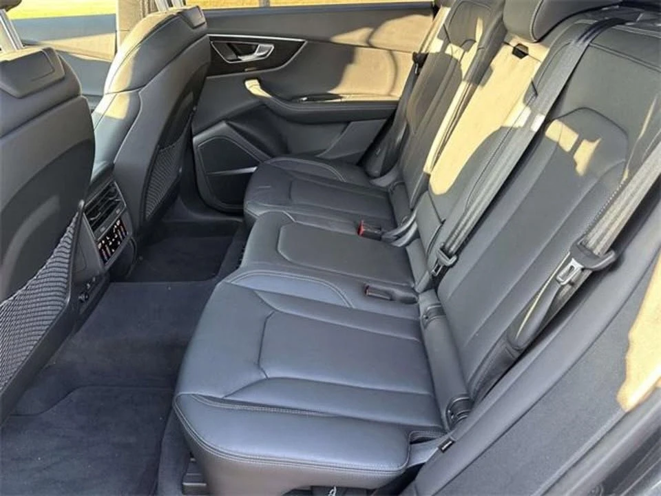 2025 Audi Q8 - Image 8 of 10