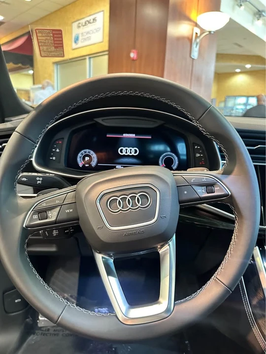 2025 Audi Q8 - Image 15 of 17
