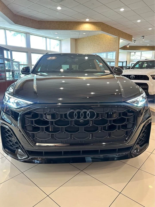 2025 Audi Q8 - Image 2 of 17