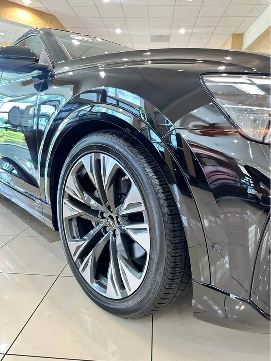 2025 Audi Q8 - Image 4 of 17