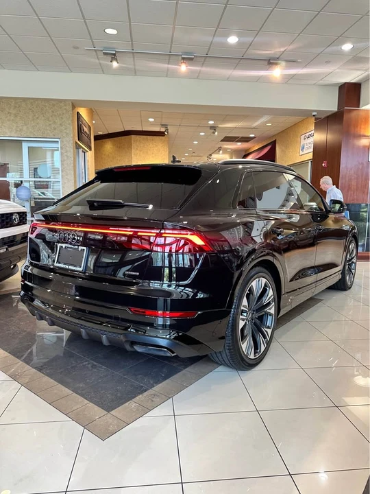 2025 Audi Q8 - Image 5 of 17