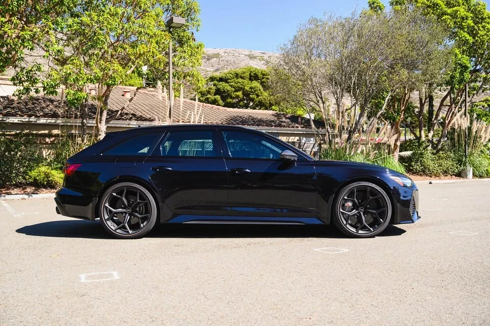 2025 Audi C8 RS6 - Image 2 of 16