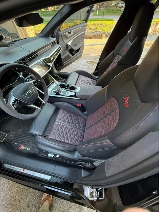 2025 Audi C8 RS6 - Image 11 of 12