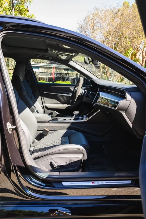 2025 Audi C8 RS6 - Image 13 of 16