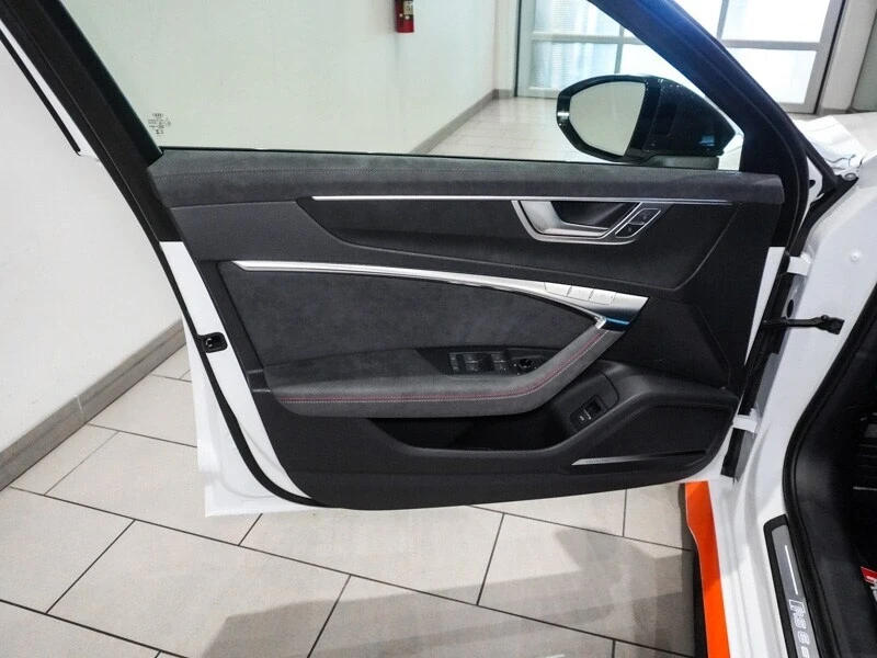2025 Audi C8 RS6 - Image 9 of 10