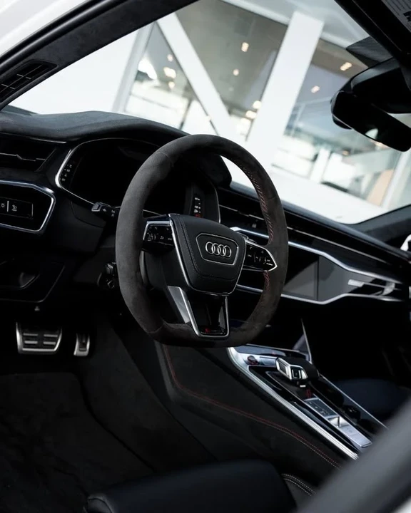 2025 Audi C8 RS6 - Image 2 of 20