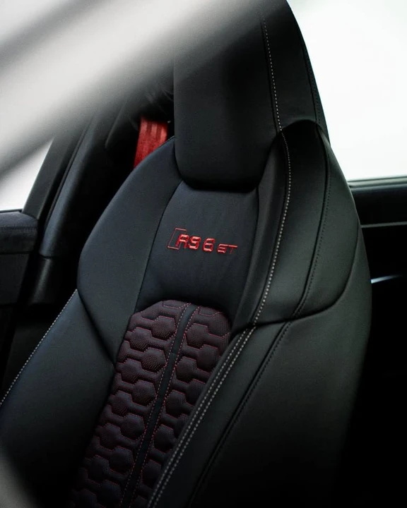 2025 Audi C8 RS6 - Image 18 of 19