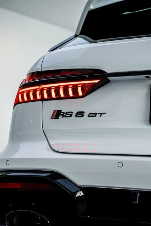 2025 Audi C8 RS6 - Image 13 of 19