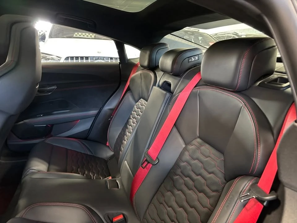 2025 Audi e-tron GT - Image 14 of 20