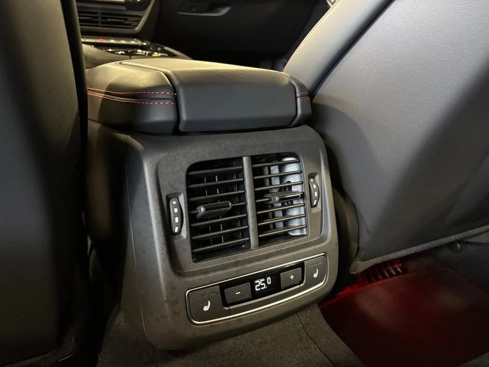 2025 Audi e-tron GT - Image 19 of 20