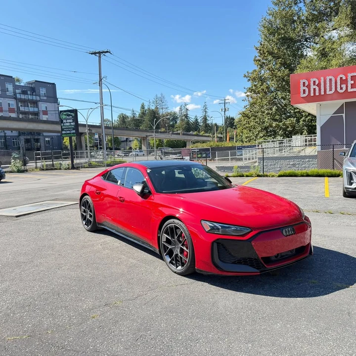 2025 Audi RS e-tron GT - Image 5 of 9