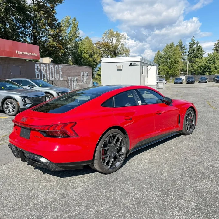 2025 Audi RS e-tron GT - Image 7 of 9