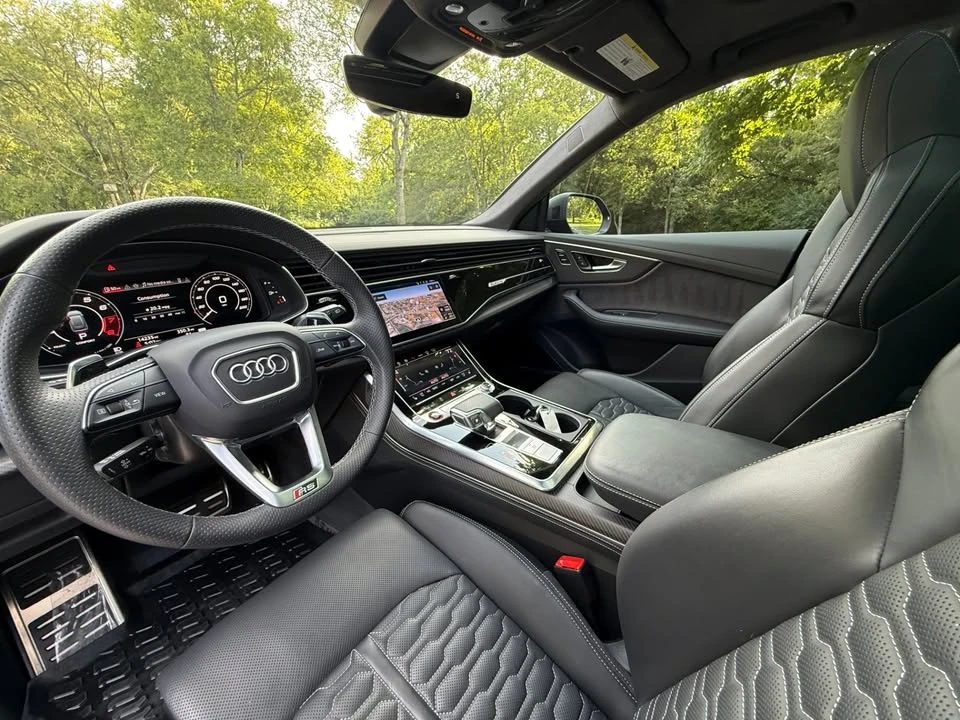 2025 Audi RS Q8 Performance - Image 16 of 20
