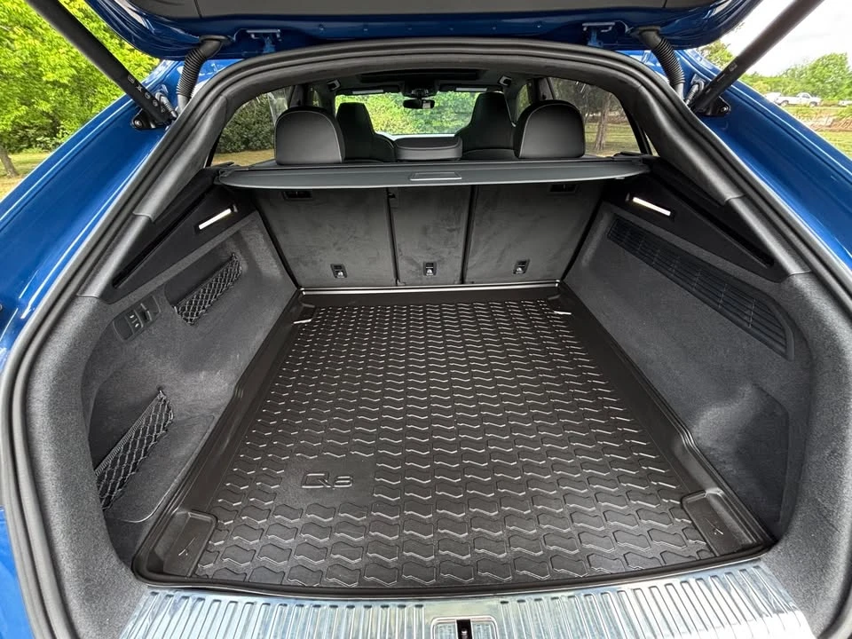 2025 Audi RS Q8 Performance - Image 14 of 20